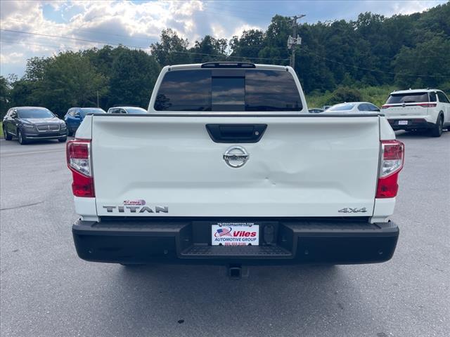 2021 Nissan Titan 4X4 CREW CAB S