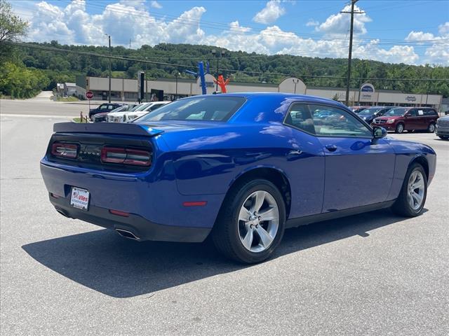 2021 Dodge Challenger SXT RWD