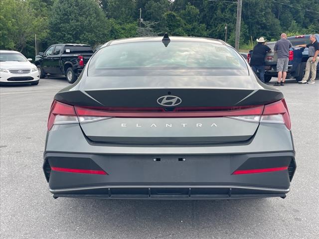 2024 Hyundai ELANTRA SE IVT