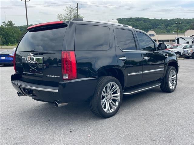 2011 Cadillac Escalade 2WD 4DR BASE
