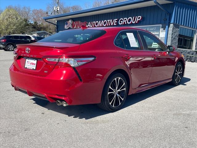 2020 Toyota Camry SE AUTO