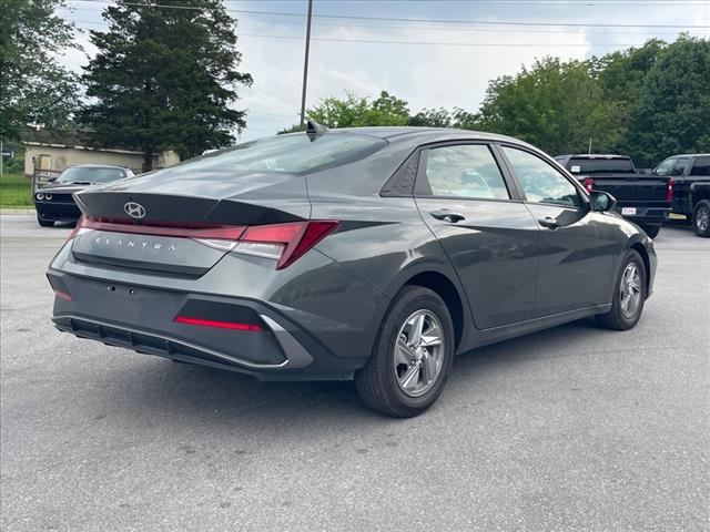 2024 Hyundai ELANTRA SE IVT