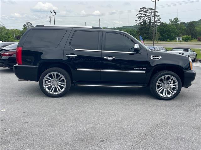 2011 Cadillac Escalade 2WD 4DR BASE