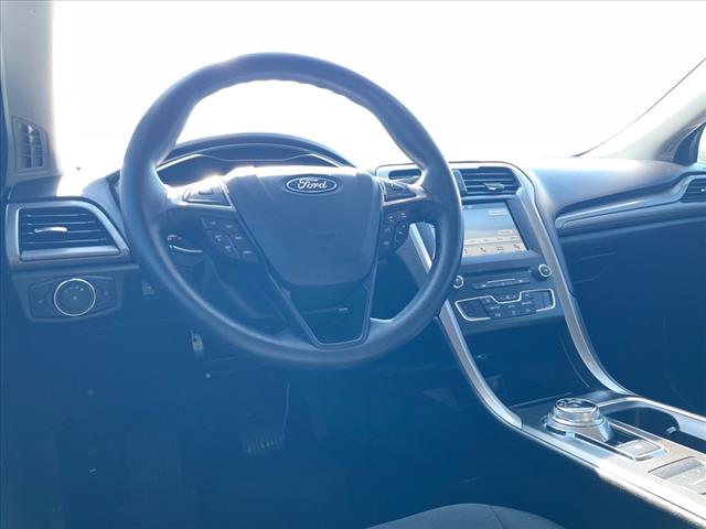2017 Ford Fusion SE FWD
