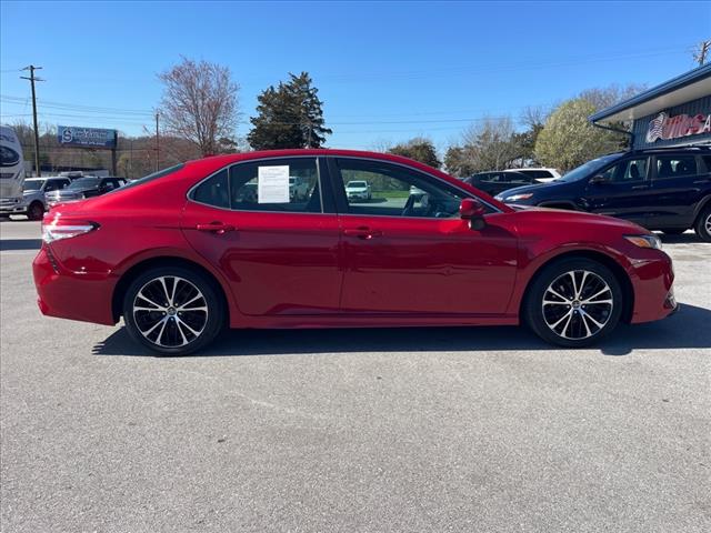 2020 Toyota Camry SE AUTO
