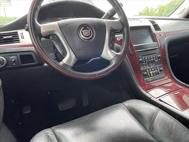 2011 Cadillac Escalade 2WD 4DR BASE