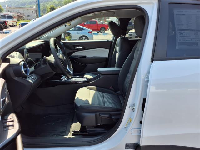 2025 Chevrolet Trax FWD 4DR LT