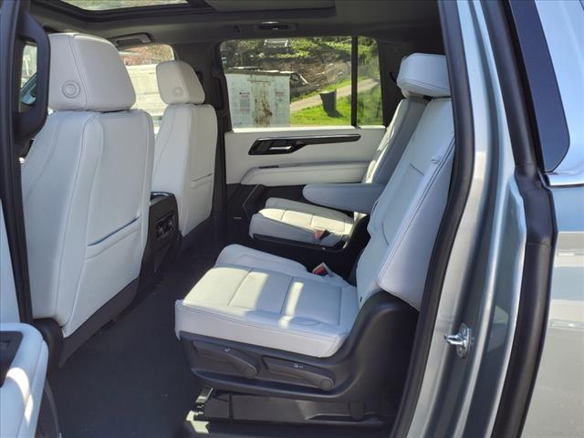 2025 Chevrolet Suburban 4WD 4DR PREMIER
