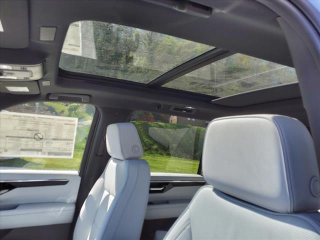 2025 Chevrolet Suburban 4WD 4DR PREMIER
