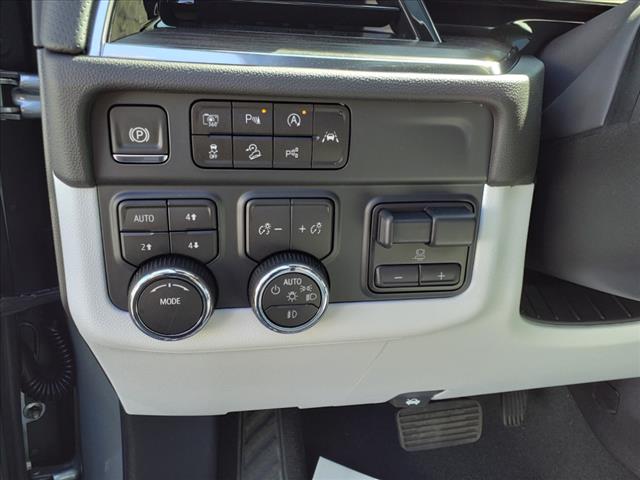 2025 Chevrolet Suburban 4WD 4DR PREMIER