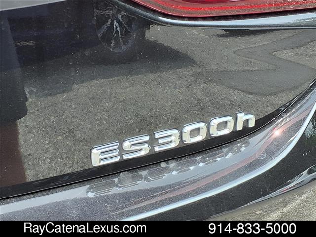 2024 Lexus ES 300h 4D Sedan