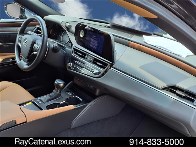 2024 Lexus ES 300h 4D Sedan