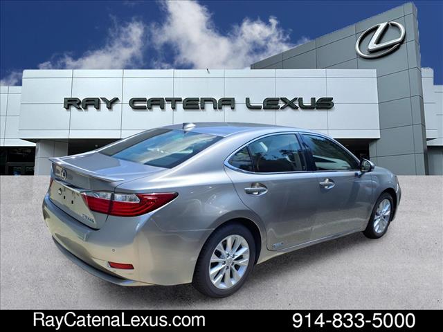 2015 Lexus ES 300h 4D Sedan