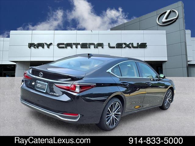 2024 Lexus ES 300h 4D Sedan