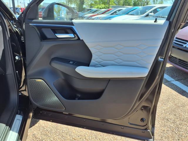 2025 Mitsubishi Outlander SEL Platinum Edition