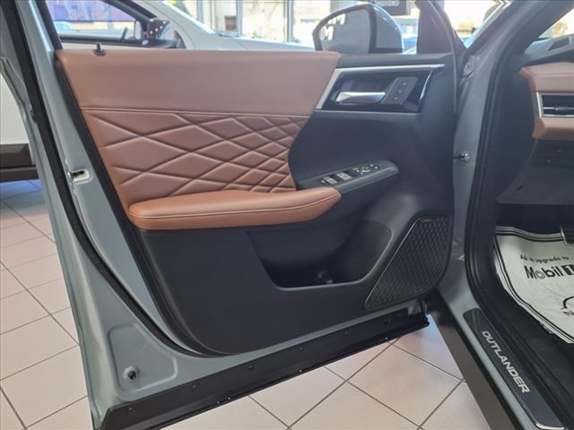 2025 Mitsubishi Outlander SEL