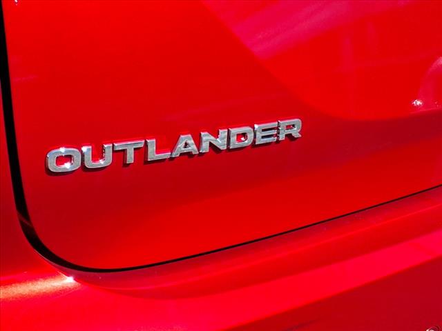 2025 Mitsubishi Outlander SE