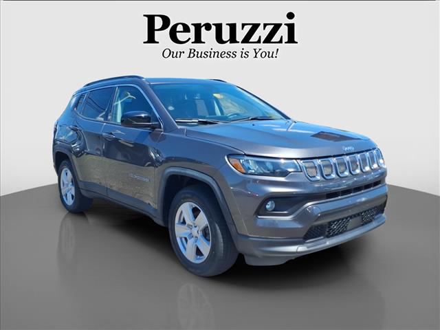 Gray (Granite Crystal Metallic Clearcoat) 2022 Jeep Compass Latitude 4WD SUV / Crossover Four-Wheel Drive 9-Speed Automatic