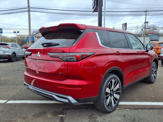 2025 Mitsubishi Outlander SE
