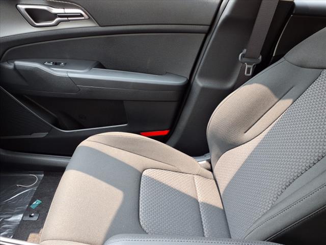 2025 Kia Sportage Hybrid LX