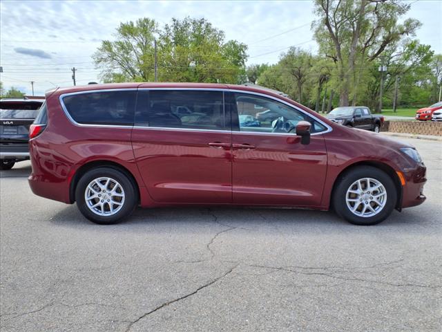 2023 Chrysler Voyager LX