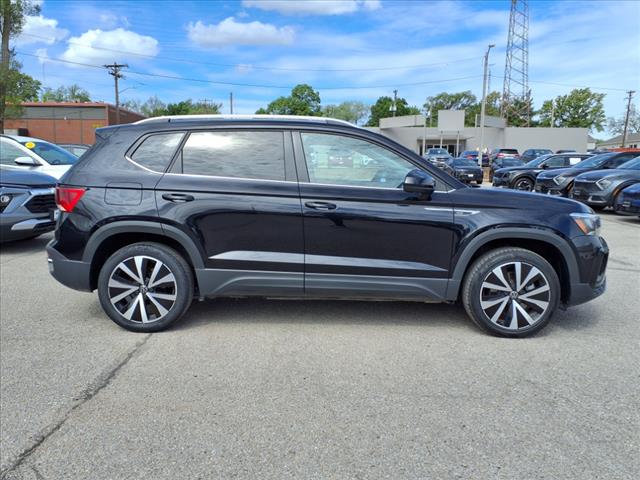 2024 Volkswagen Taos SE
