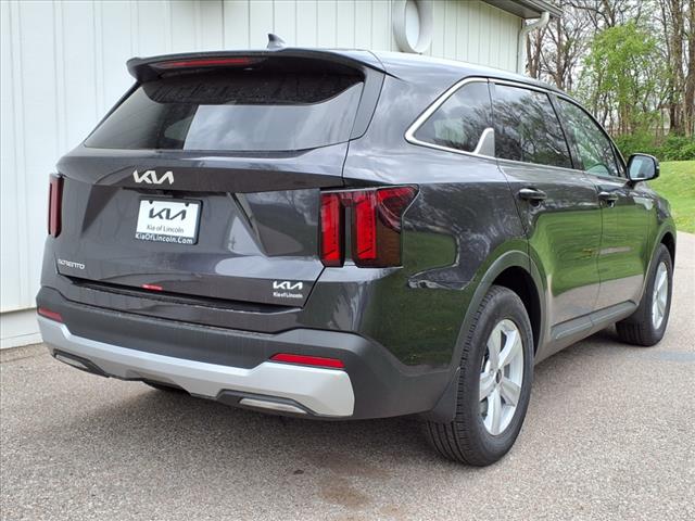 2025 Kia Sorento LX