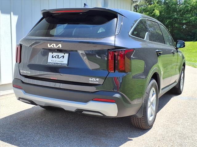 2025 Kia Sorento LX