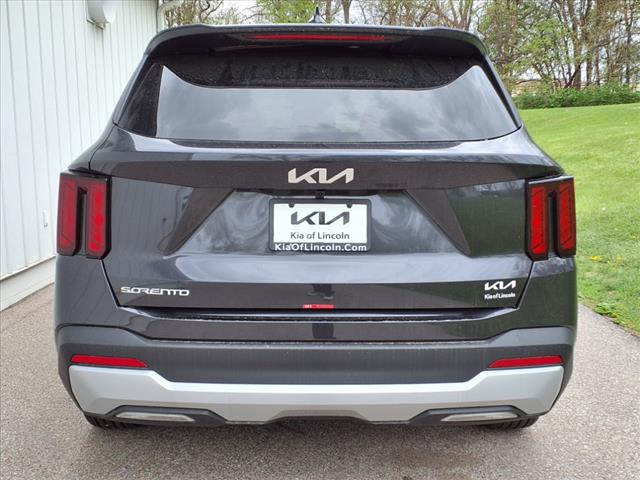 2025 Kia Sorento LX