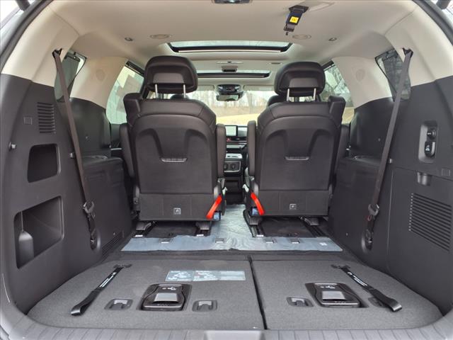2025 Kia Carnival SX