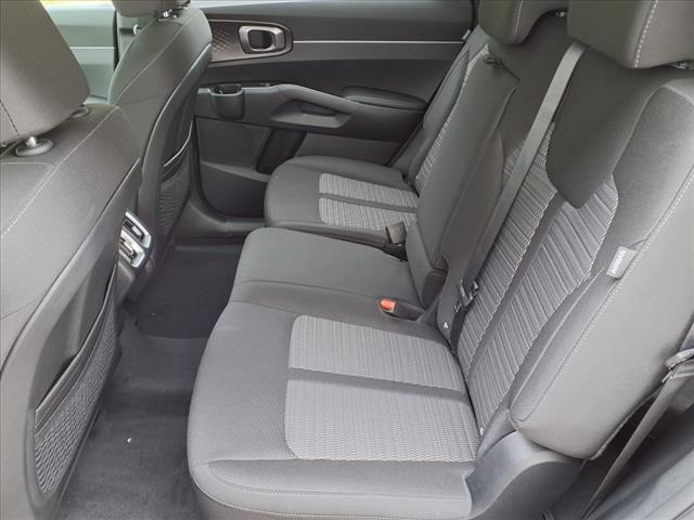 2025 Kia Sorento LX