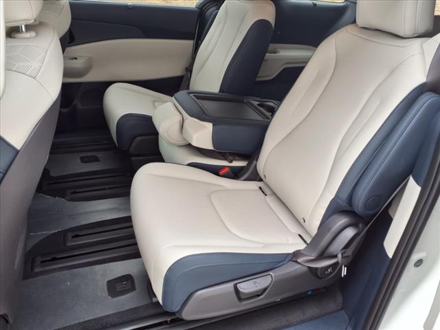 2025 Kia Carnival Hybrid EX