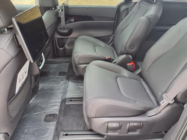 2025 Kia Carnival SX