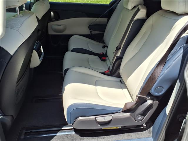 2025 Kia Carnival EX