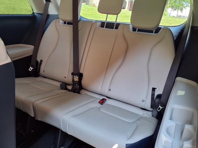 2025 Kia Carnival EX
