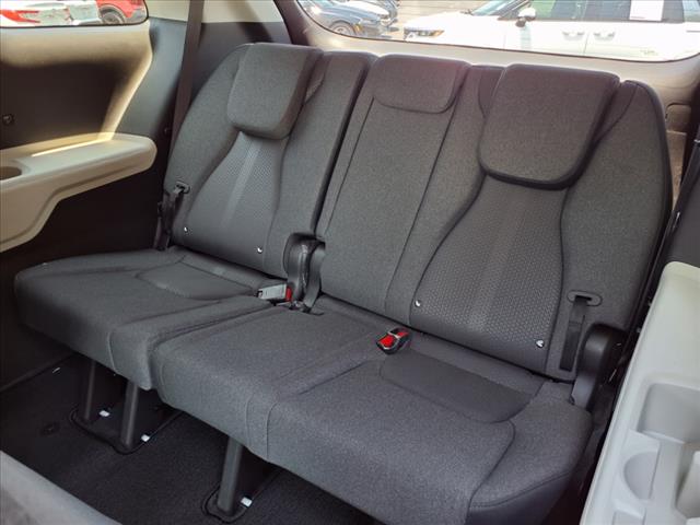2022 Kia Carnival LX