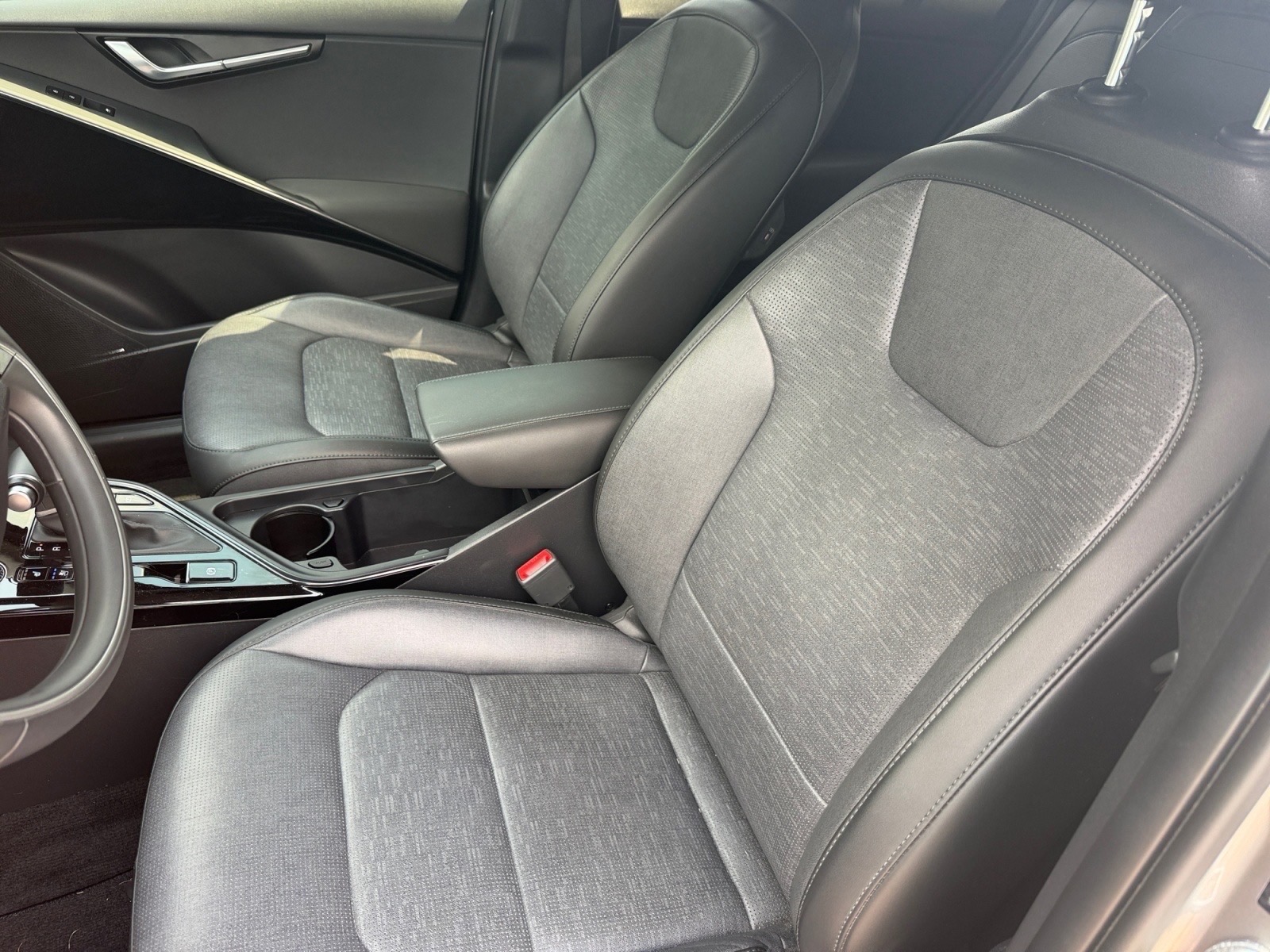 KiaNiro10