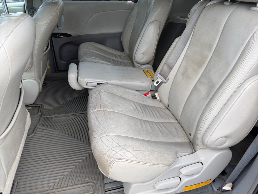 ToyotaSienna11