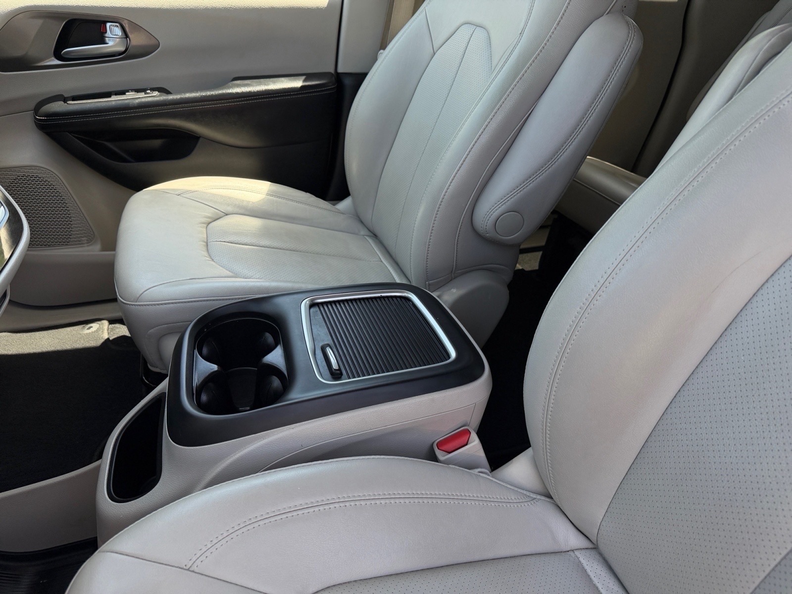 ChryslerPacifica12