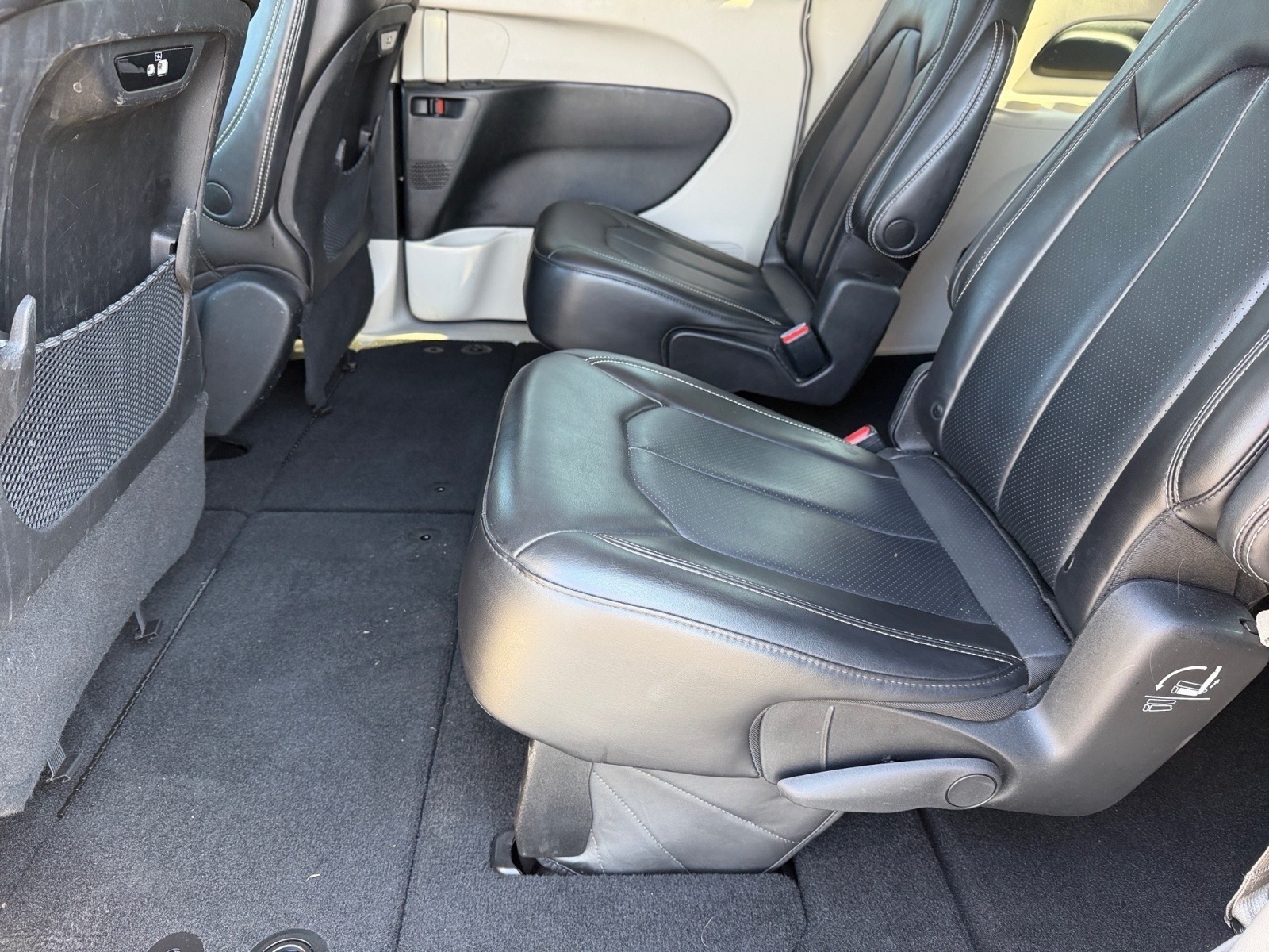 ChryslerPacifica12