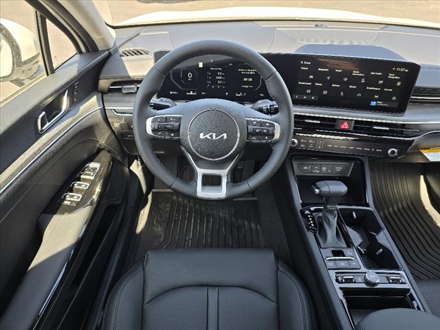 2025 Kia K5 EX