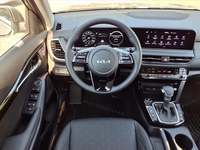 2025 Kia Seltos EX
