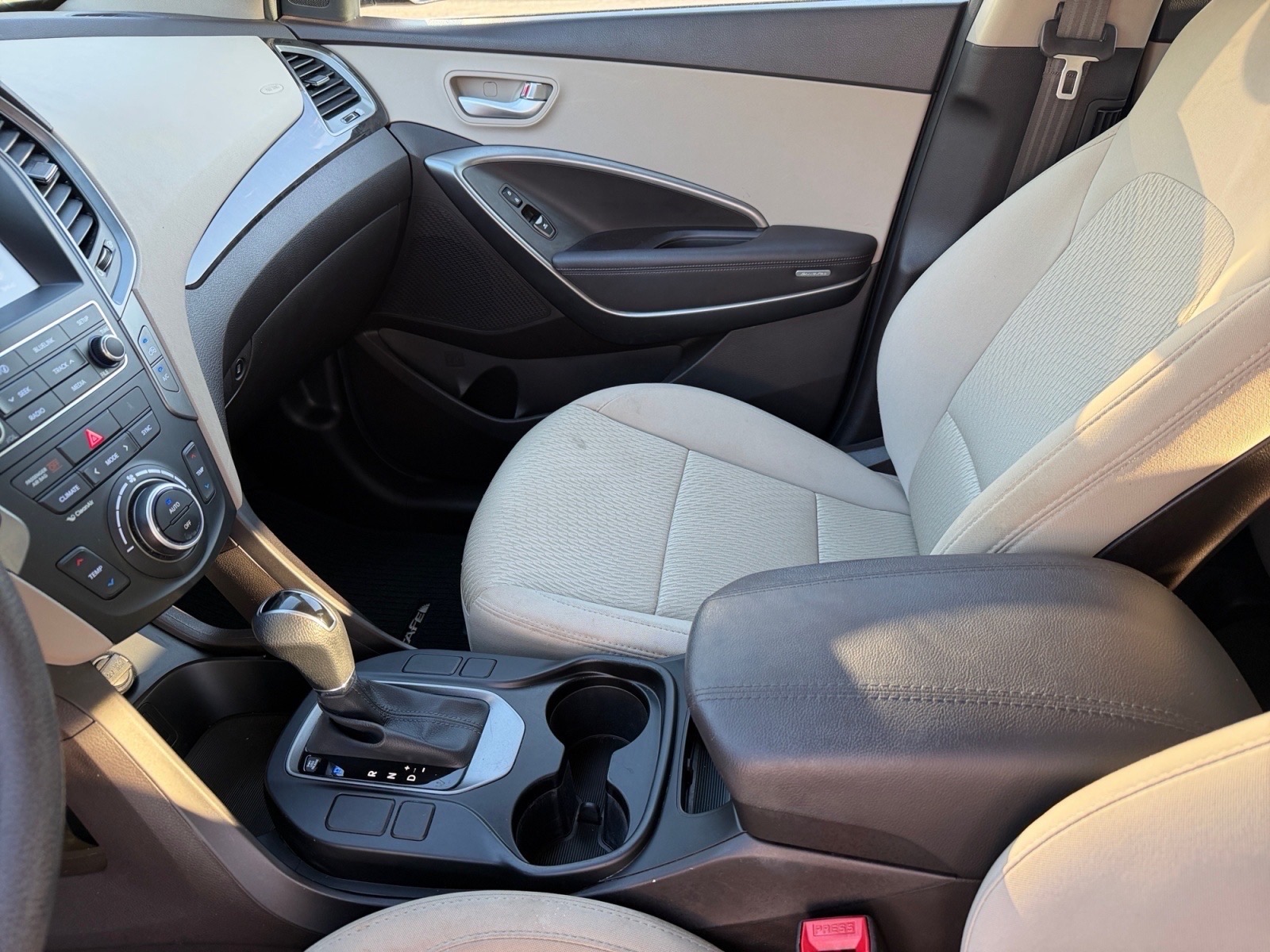 HyundaiSANTA FE Sport13