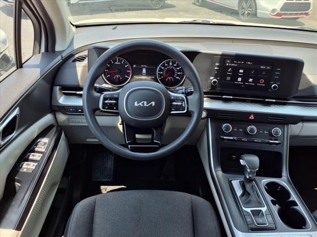 2022 Kia Carnival LX