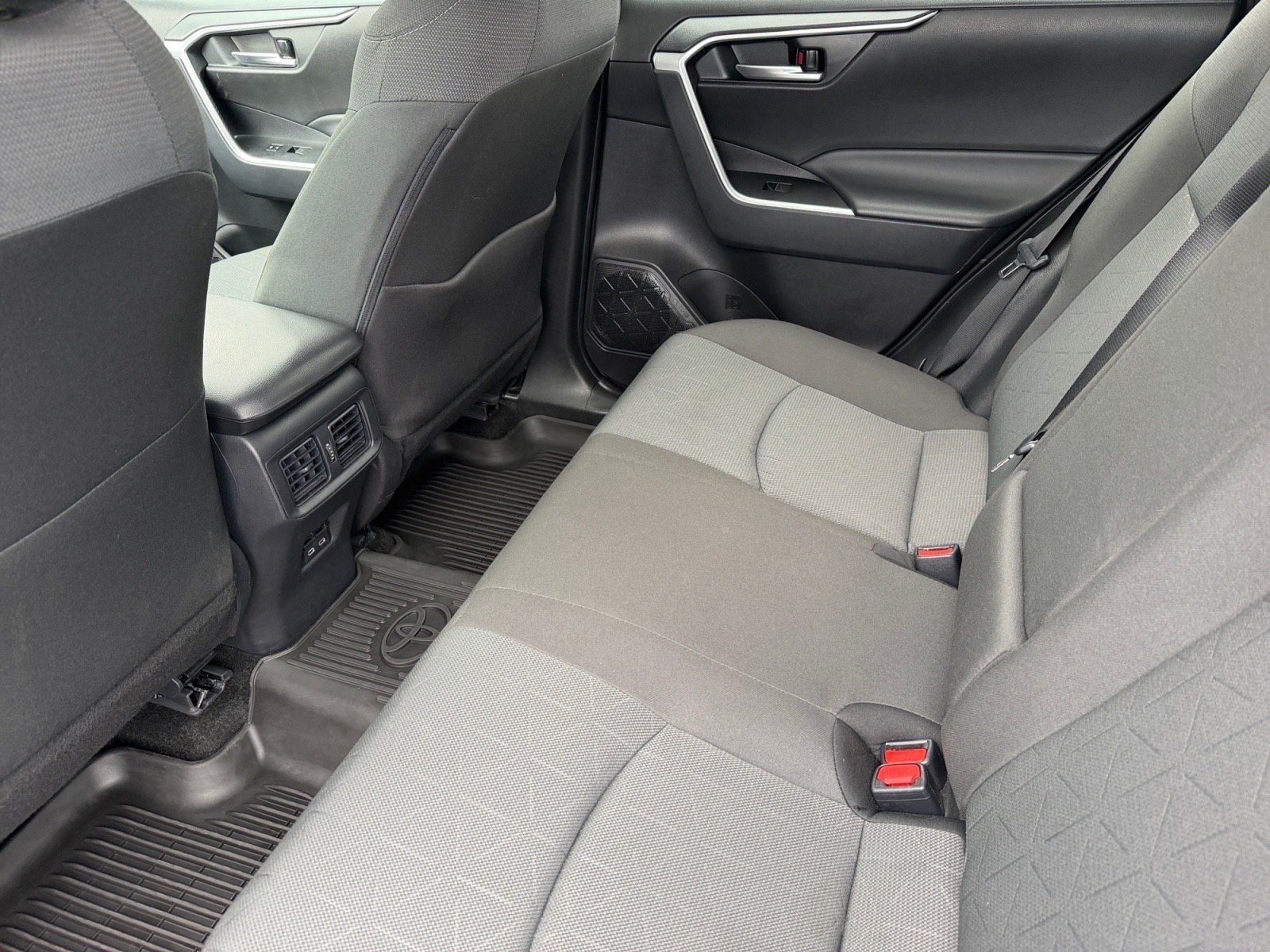 ToyotaRAV4 Hybrid15
