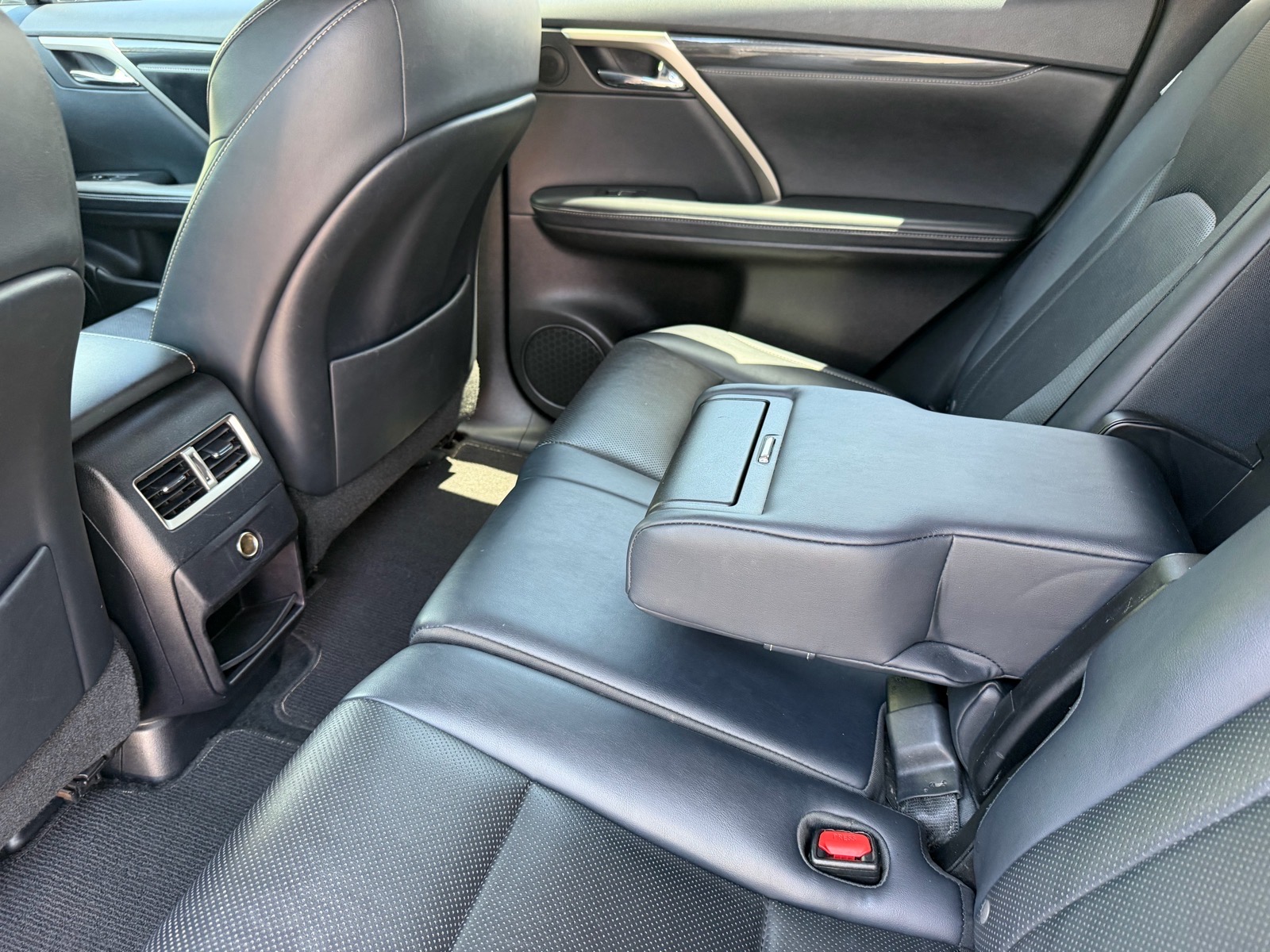 LexusRX 35016