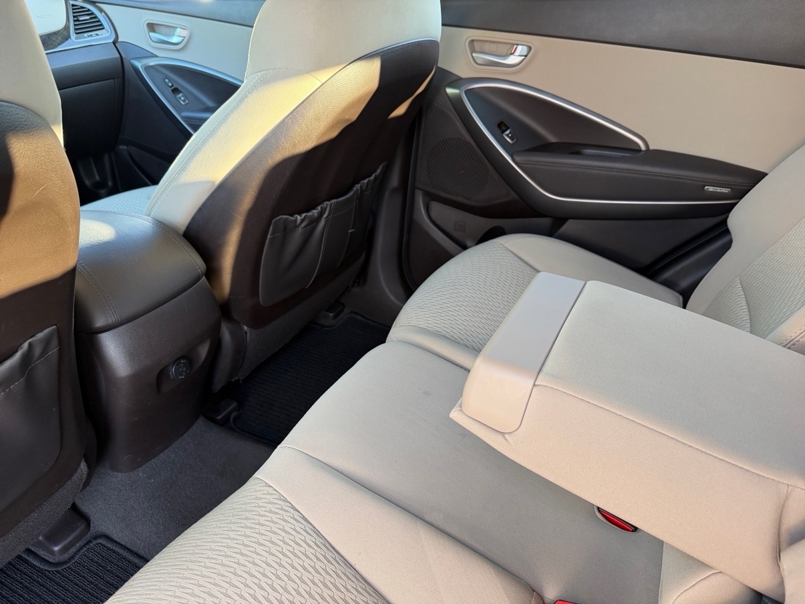 HyundaiSANTA FE Sport16