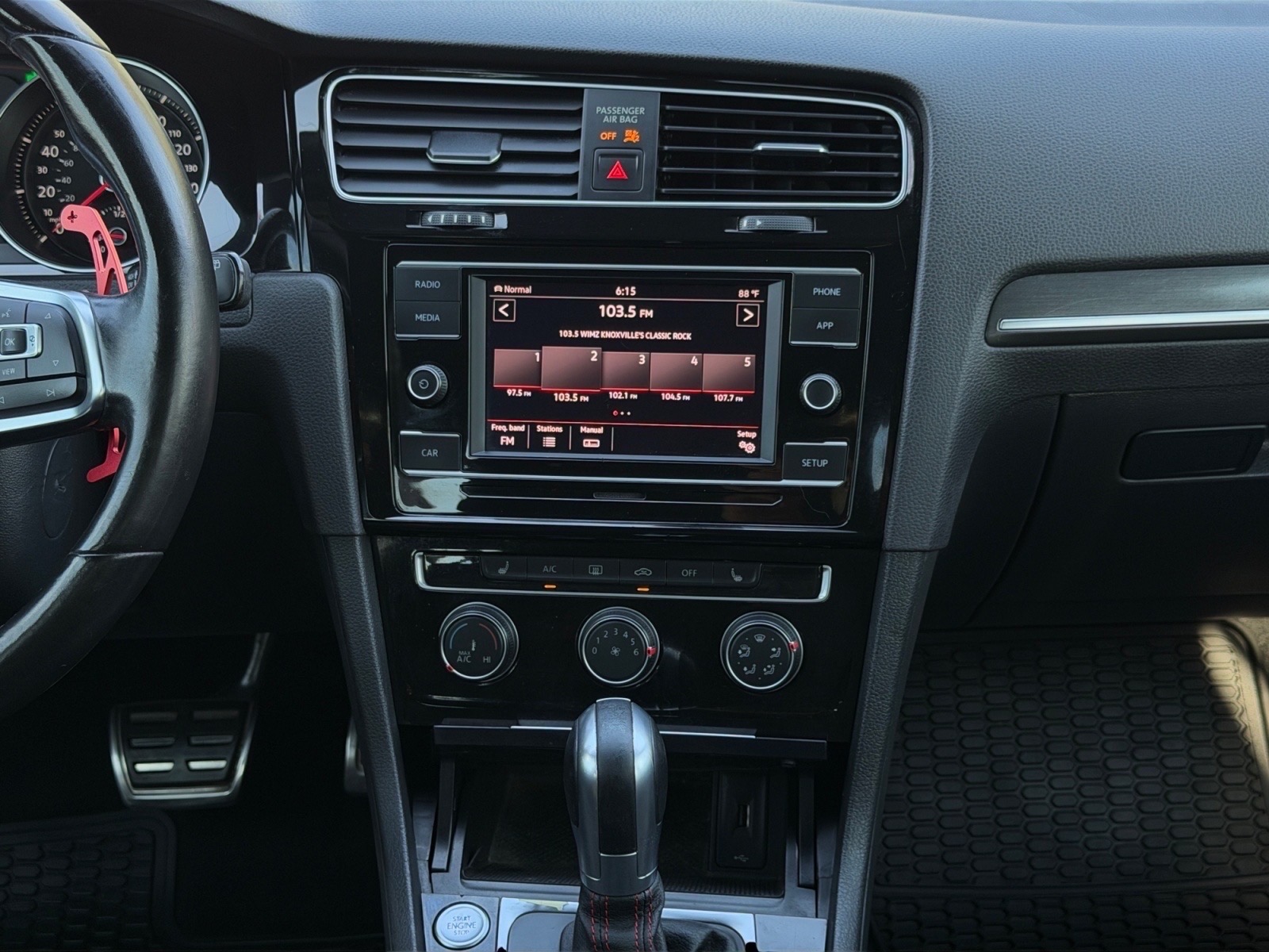 VolkswagenGolf GTI17