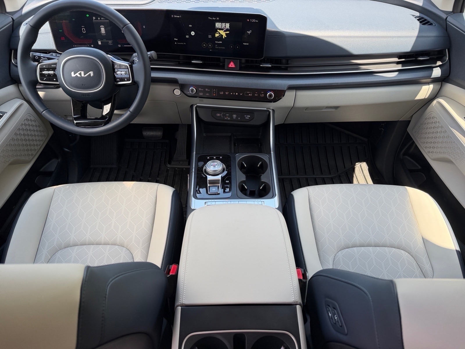 KiaCarnival Hybrid18