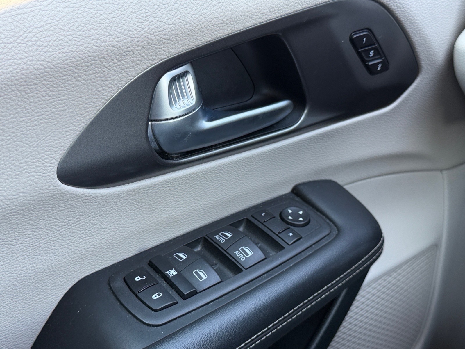 ChryslerPacifica21